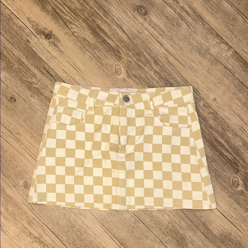 Tilly’s RSQ Tan and White Micro Mini checkered skirt Sz 24